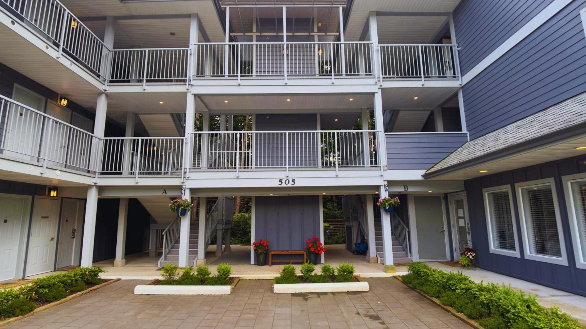 Gibsons Landing Inn Exterior photo